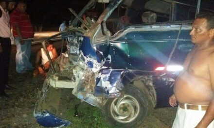 Dos personas resultaron lesionadas al impactar contra una rastra en la carretera León – Chinandega
