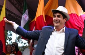 Carlos Alvarado 2