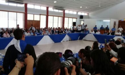 Universitarios a Daniel Ortega y Rosario Murillo: Asesinos “Eran estudiantes, no eran delincuentes”, así inició el diálogo nacional