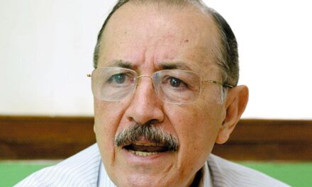 “No se puede alimentar en los soldados una mentalidad de actuar con saña en contra de los campesinos”, dijo el general en retiro Hugo Torres.