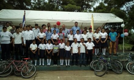 Polaris Energy entregó donativo al Núcleo Educativo de San Jacinto -Telica.