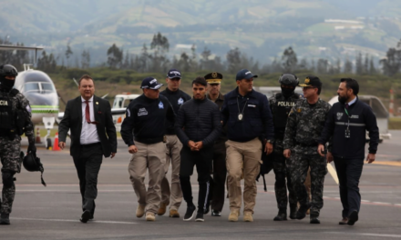 Llega desde Colombia policía ecuatoriano acusado de femicidio