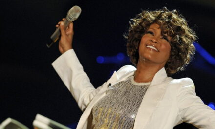 Subastarán más de 100 artículos personales de Whitney Houston