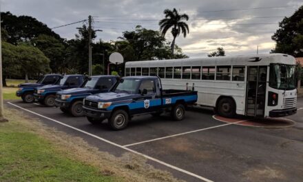 Policía Nacional devuelve vehículos a la Embajada de los Estados Unidos