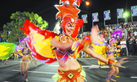 Tres Mil artistas en el Carnaval “Alegría Por la Vida”