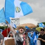 Miles de guatemaltecos protestaron por boicot en traspaso del poder