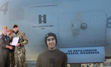 Elías Ortiz el primer nica en recibir condecoración militar de nombre en un Jet en EEUU