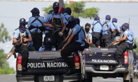Asamblea oficializa a la policía como un cuerpo armado al servicio de la dictadura