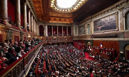 Francia, primer país en incluir el aborto en su Constitución