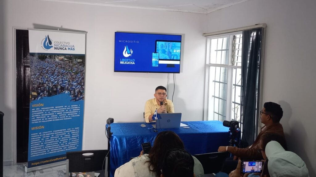 Abogado Yader Valdivia explica en qué consiste el micrositio del Colectivo de Derechos Humanos. Foto: Darío Medios / Cortesía  