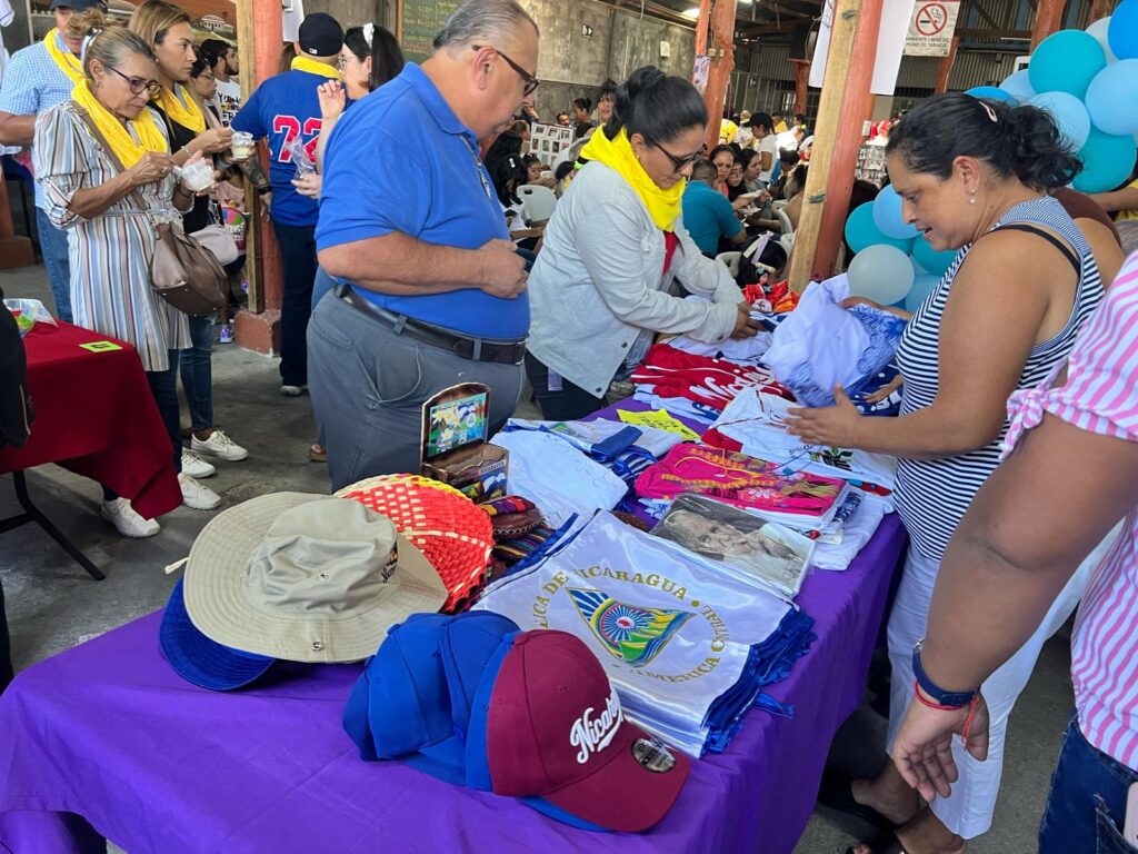 Nicaragüenses realizan feria en Costa Rica para conmemorar seis años de ...