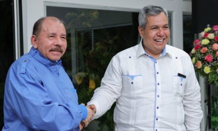 Amigo de Ortega, Dante Mossi, demanda al BCIE por “daños y perjuicios”