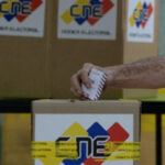 El Consejo Nacional Electoral de Venezuela dispuso más de mil centros de votación para que este domingo los electores participen en un simulacro de los comicios presidenciales del 28 de julio y se familiaricen con el proceso