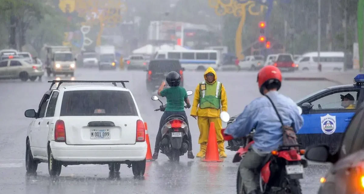 Conductores siguen siendo víctimas de su imprudencia bajo lluvias