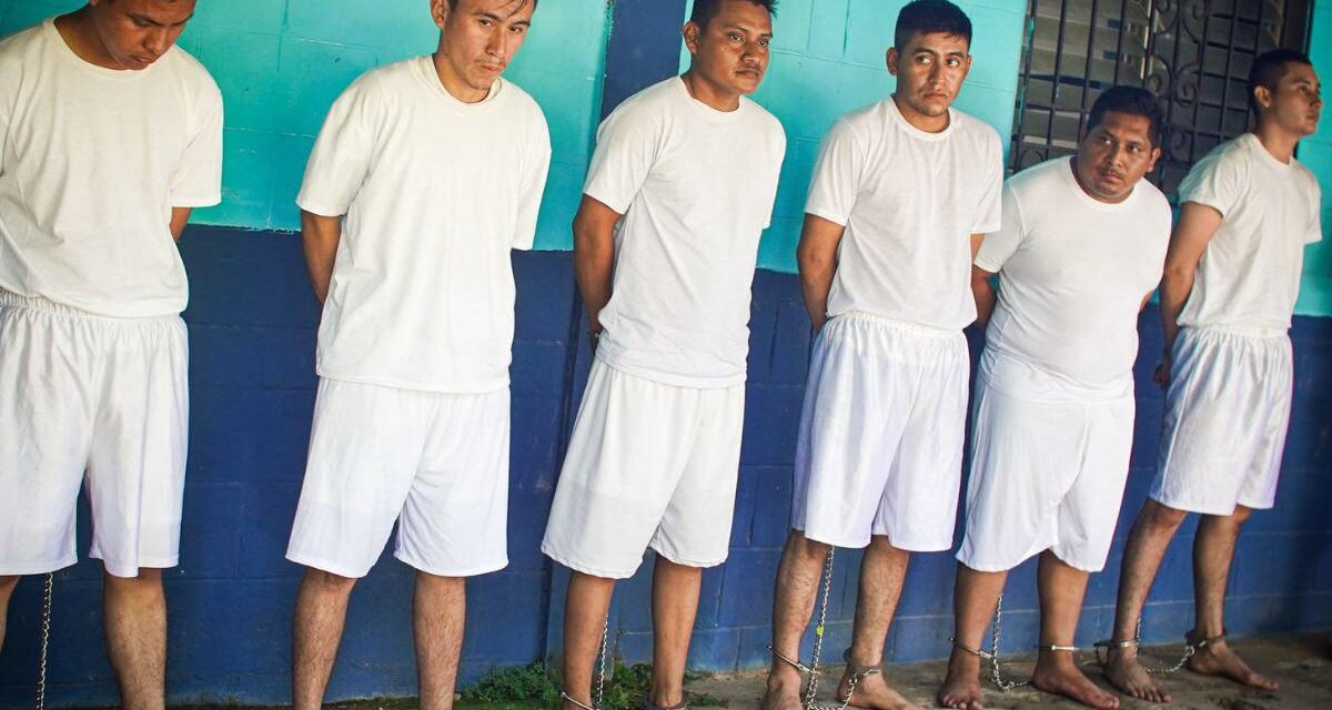 Seis militares salvadoreños enfrentan juicio por violación de una menor