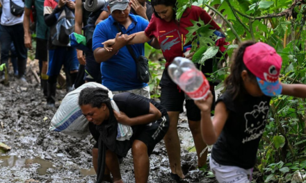 En Panamá han muerto unos 45 migrantes intentando cruzar la peligrosa selva del Darién  