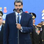 Nicolás Maduro junto al jefe de las fuerzas armada venezolanas